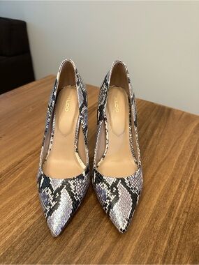 Aldo Snake-Print Pointed Toe Pumps in Gray and Black